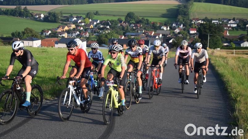 Die Pirker Radtour &quot;Grenzerfahrung&quot; wurde sabotiert. Reißnägel auf der Strecke führten bei mehreren Radfahrern zu platten Reifen. Bild: fz