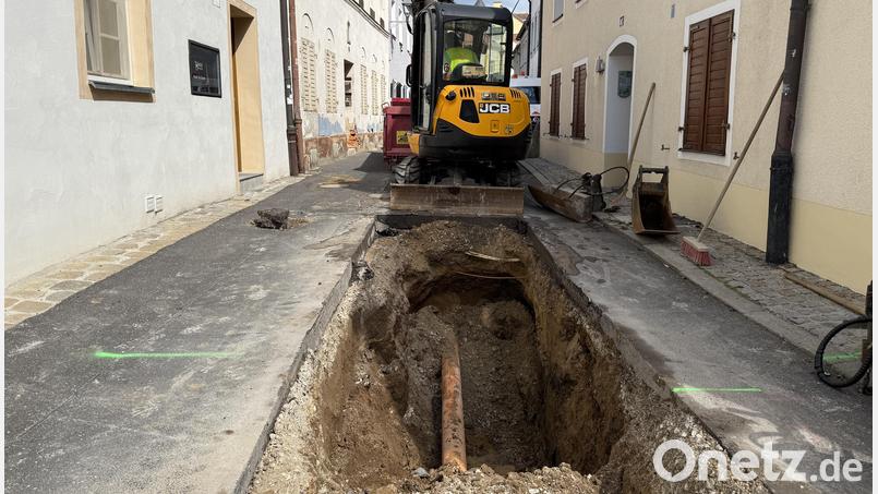 Nach einem Wasserrohrbruch in der Fronfestgasse ist eine Vollsperrung in der Innenstadt nötig. Bild: Hohlheimer