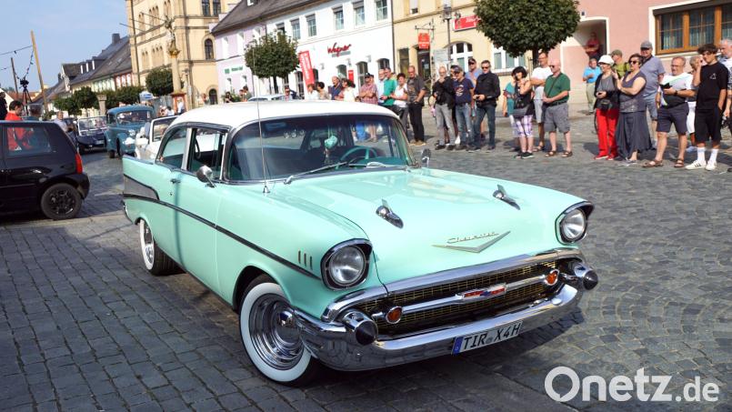 Historische Fahrzeuge gibt es wieder am 30. August beim Oldtimertreffen in Kemnath zu bestaunen. Im vergangenen Jahr zog unter anderem ein Chevrolet, Baujahr 1957, mit 200 PS und 4,6 Liter-Motor die Blicke auf sich. Archivbild: bkr