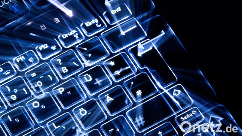 Die prorussische Gruppe „NoName057(16)“ will laut den Ermittlern mit Cyberattacken mediale Aufmerksamkeit erregen und dadurch Einfluss auf politische Entscheidungen nehmen. (Symbolbild) Bild: Sebastian Gollnow/dpa