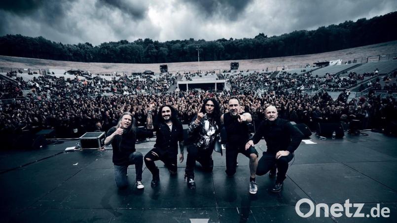 Vanden Plas mit Gitarrist Stephan Lill, Keyboarder Alessandro Del Vecchio, Sänger Andy Kuntz, Schlagzeuger Andreas Lill und Bassist Torsten Reichert (von links) spielte Anfang Juni vor 18.000 Zuschauern beim Heavy Weekend in Nancy. Bild: Chris Seeger