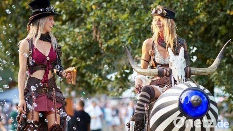 Bei der Abschlussveranstaltung der Reihe &quot;I Am Amberg&quot; am 3. September wird auch eine dampfende Steam-Punk-Rakete durch die Straßen ziehen. Bild: Tobias Anner