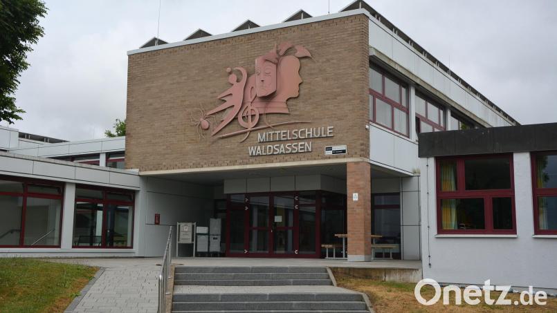 Ab dem Schuljahr 2025/26 ist die Mittelschule Waldsassen Teil des Startchancen-Programms. Archivbild: jr