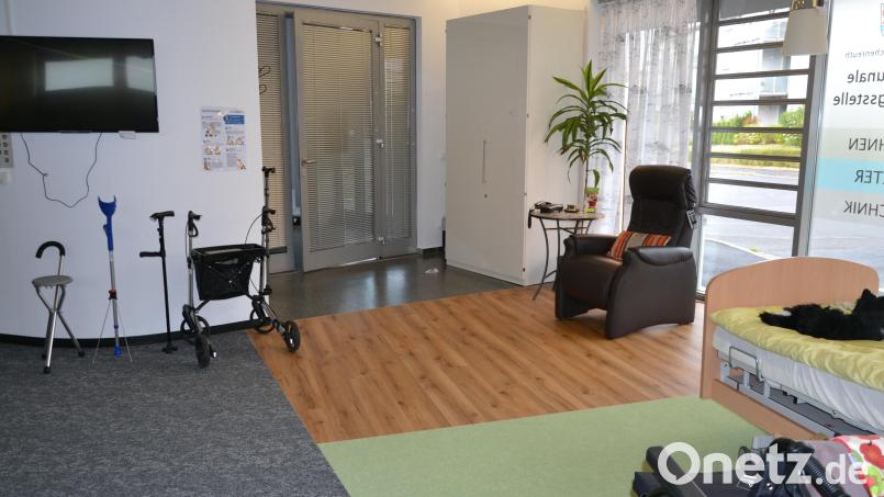 Das Landratsamt Tirschenreuth betreibt in der Kreisstadt eine Musterwohnung. Interessierte können sich hier ansehen, welche Möglichkeiten es für barrierefreies Wohnen gibt. Bild: Thorsten Schreiber