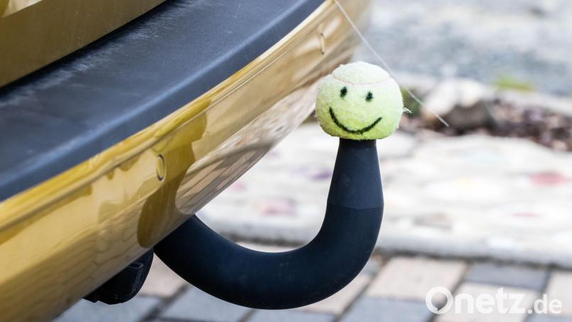 In Vohenstrauß kam es beim Abschleppen zu einer Unfallflucht. Die Polizei sucht Zeugen. Symbolbild: T. Förster ? stock.adobe.com