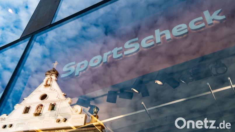 Die Fassade der mittlerweile aufgegebenen SportScheck-Filiale in München. (Archiv) Bild: Lino Mirgeler/dpa