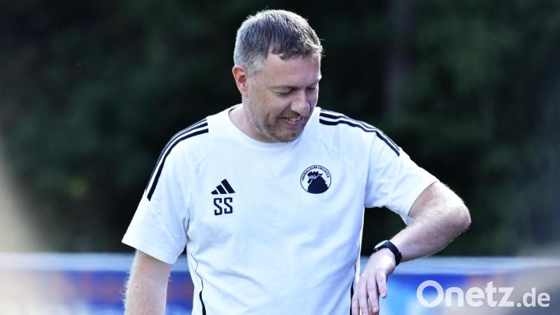 Stephan Schmellers Zeit als Trainer des FC Edelsfeld ist abgelaufen. Der Mittelfranke trat nach fünf Niederlagen in Folge zurück. Archivbild: Hubert Ziegler