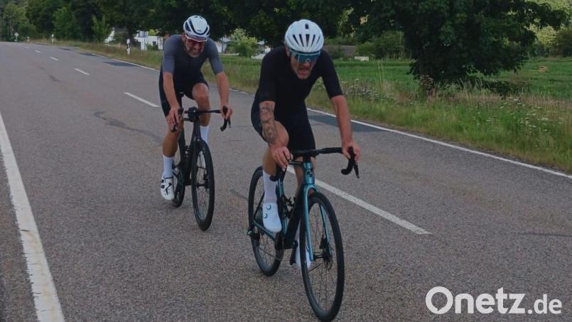 Verbissenes Duell kurz vor dem Ziel beim diesjährigen Kemnather Bergzeitfahren. Bild: Johannes Kumeth