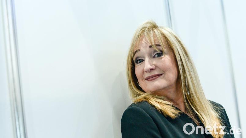Veronika Fischer (74) hat ihre Abschiedstournee von der großen Bühne aus gesundheitlichen Gründen abgesagt. (Archivbild) Bild: Jens Kalaene/dpa-Zentralbild/dpa
