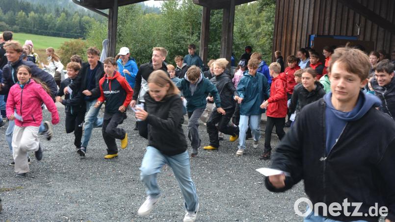 Bewegungsspiele standen regelmäßig auf dem Programm des Zeltlagers. Bild: jr