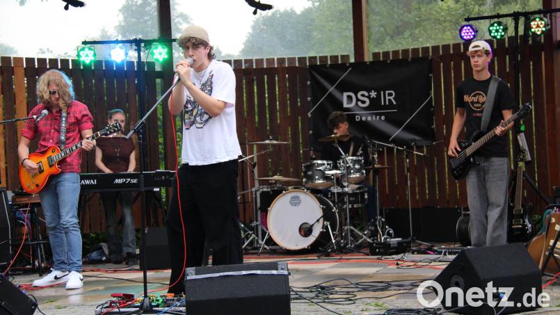 Die junge Rockband &quot;Desire&quot; gab heuer ihre musikalische Visitenkarte vor größerem Publikum bei der Sommerserenade in der Freizeitanlage ab. Am 18. Oktober rocken sie bei der Musikveranstaltung des DJK-Fördervereins Fußball im DJK-Sportheim. Bild: prh