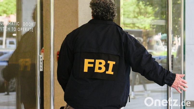 Das FBI und weitere Ermittler untersuchen zu möglicher illegaler Beschäftigung von Koreanern in den USA. (Symbolbild) Bild: Julia Demaree Nikhinson/AP/dpa