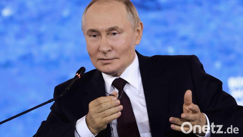 Russlands Präsident Wladimir Putin widerspricht negativen Wirtschaftsprognosen für sein Land. Bild: Stepan Pugachev/Roscongress Foundation/AP/dpa