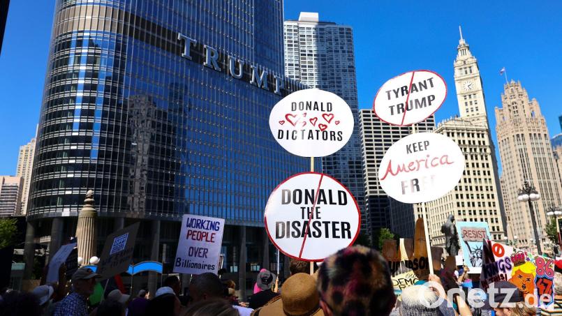 In Chicago kocht die Stimmung hoch. (Archivbild) Bild: Anthony Vazquez/Chicago Sun-Times/AP/dpa