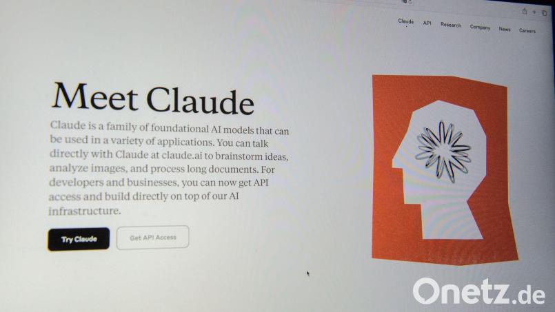 Anthropics Chatbot Claude ist ein Konkurrent von ChatGPT. (Archivbild) Bild: Andrej Sokolow/dpa
