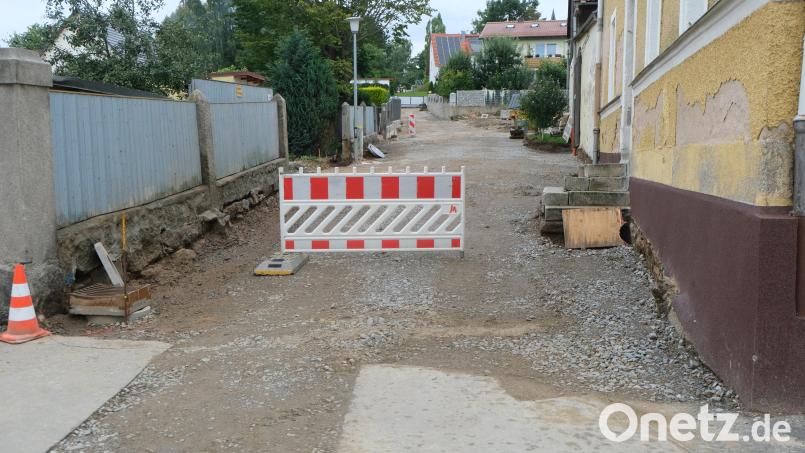 Von der Abzweigung Oberer Berg bis zu den baureifen Grundstücken bei der früheren Gärtnerei Norkauer/Lenkeit wird die Straße erneuert. Bild: Fred Lehner