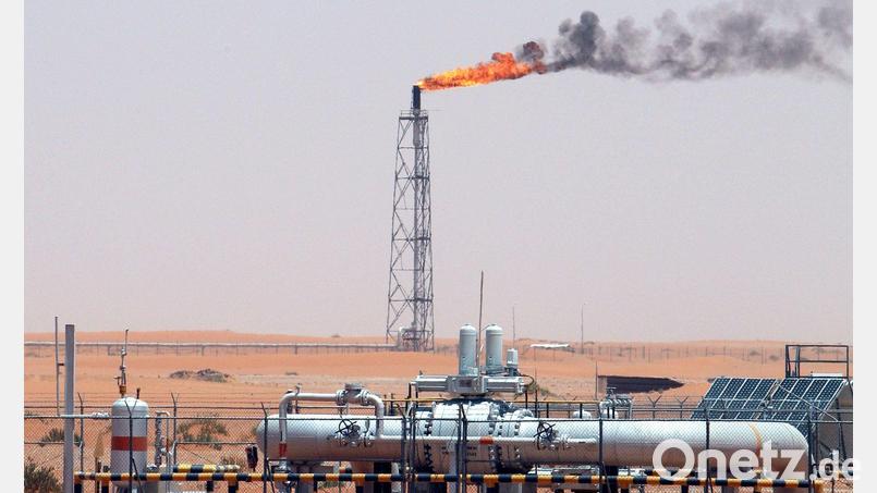 Saudi-Arabien und sieben weitere Länder drehen den Ölhahn weiter auf. (Archivbild) Bild: Ali Haider/EPA/dpa