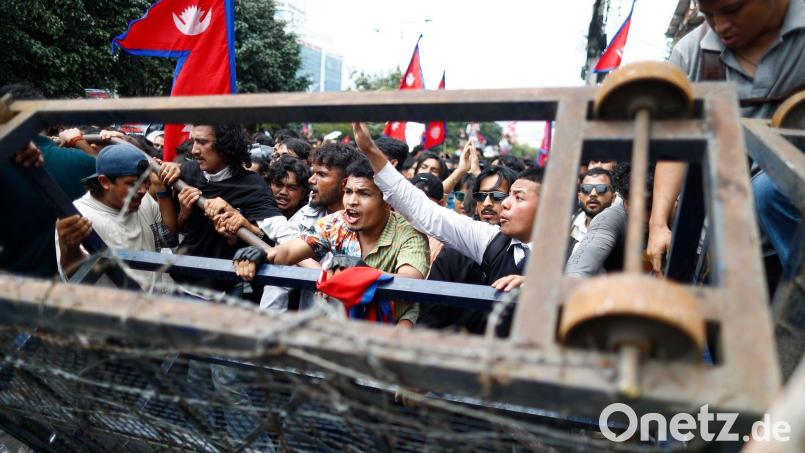 Demonstranten protestierten gegen Korruption und die Abschaltung der sozialen Medien durch die Regierung Nepals. Bild: Skanda Gautam/ZUMA Press Wire/dpa