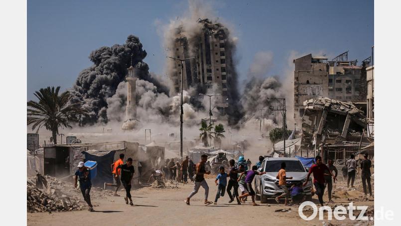 Israels Militär greift derzeit immer wieder Hochhäuser in der Stadt Gaza an, die Armeeangaben zufolge von der Hamas genutzt worden sein sollen. (Archivbild) Bild: Yousef Al Zanoun/AP/dpa