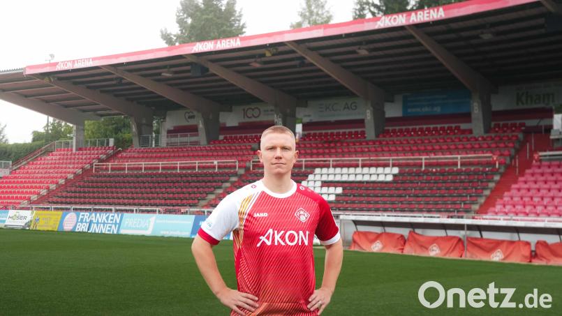 Philipp Ochs erstmals im Trikot der Würzburger Kickers. Bild: FWK / Jakob Zugelder