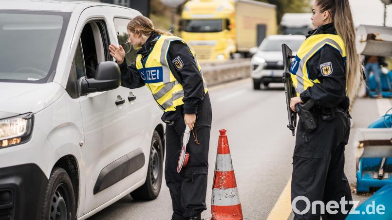 An der Grenze zu Tschechien wird wieder kontrolliert. Hin und wieder, meist montags, kommt es auch zu kleineren Staus. Diese stellen jedoch kein größeres Problem dar, sagt Tobias Pfeiffer, der Pressesprecher der Bundespolizeiinspektion Waidhaus. Bild: Bundespolizei/exb