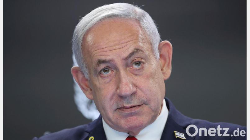 Israels Ministerpräsident Benjamin Netanjahu hat eine israelische Siedlung im Westjordanland besucht, um ein umstrittenes Vorhaben voranzubringen. (Archivbild) Bild: Abir Sultan/Pool EPA/dpa