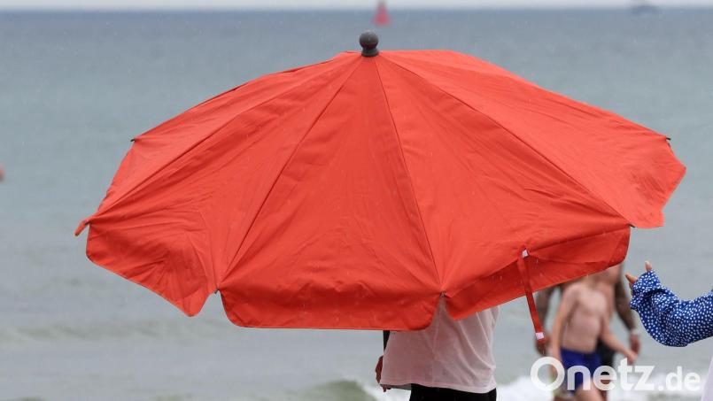 Der Deutschland-Tourismus fiel im Juli vielfach ins Wasser. (Archivbild) Bild: Bernd Wüstneck/dpa