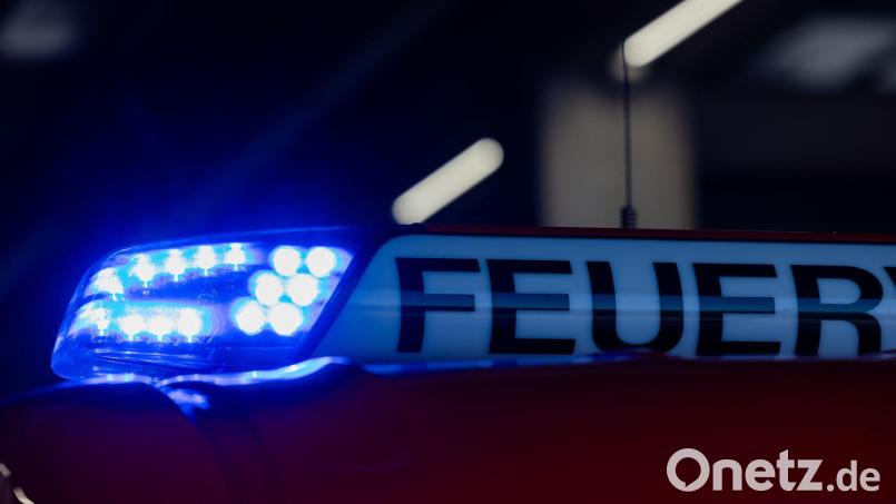 Nachts brennt es auf dem Industriegebiet. (Symbolbild) Bild: Rolf Vennenbernd/dpa