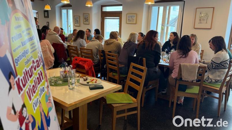 Das Kulturcafé Vielfalt lädt ab 15. September jeden Montag ins Mehrgenerationenhaus in Mitterteich ein. Bild: Olena Popova