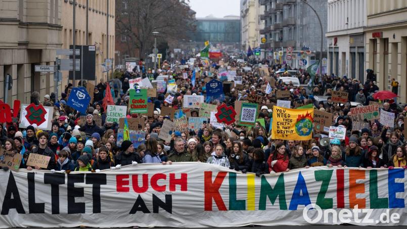 Bislang gibt es EU-Klimaziele für 2030 und 2050. Laut EU-Klimagesetz muss es auch ein verbindliches Ziel für 2040 geben. Bild: Monika Skolimowska/dpa