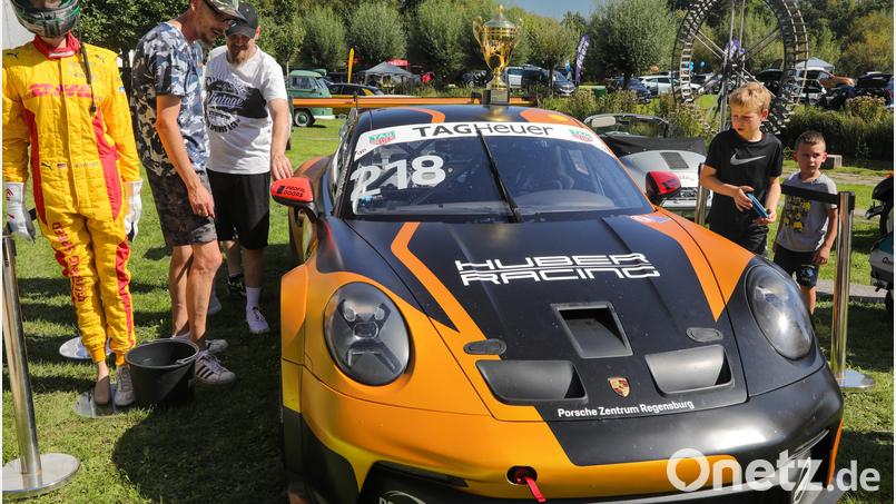 Einen Supercup-Porsche und andere Fahrzeuge aus Rennserien gibt es neben einer &quot;normalen&quot; Autoausstellung mit über 100 Pkw bei den Motorwelten an diesem Wochenende wieder zu bestaunen. Archivbild: Wolfgang Steinbacher