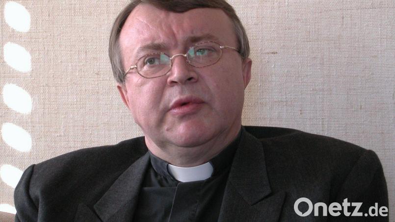 Dr. Hans Schwemmer wurde im Herbst 2001 jäh aus dem Leben gerissen. Der aus Riggau bei Pressath stammende, ehemalige Apostolische Nuntius wäre jetzt 80 Jahre alt geworden. Archivbild: wen