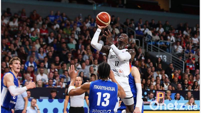 Dennis Schröder will die deutschen Basketballer auch zum EM-Titel führen. Bild: Matthias Stickel/dpa