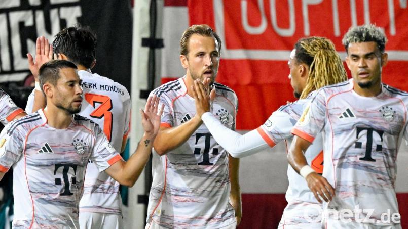 Kann die Bayern-Offensive um Harry Kane (Mitte) gegen den HSV mal wieder jubeln? Bild: Uwe Anspach/dpa