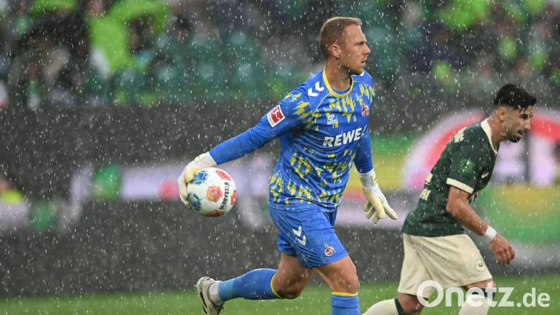 Beim Bundesligaspiel zwischen Wolfsburg und Köln sorgte ein Unwetter für eine Unterbrechung Bild: dpa
