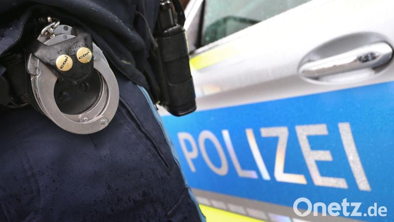 Alkohol und Haarfärbemittel wollte ein 38-Jähriger in Teublitz aus einem Geschäft mitgehen lassen. Symbolbild: Karl-Josef Hildenbrand/dpa