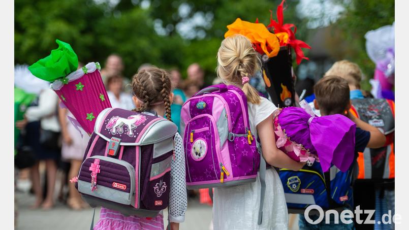 Auch die Josef-Faltenbacher-Schule in Pirk startet am 16. September ins neue Schuljahr. Symbolbild: Philipp Schulze/dpa