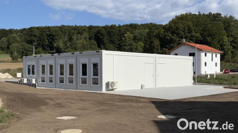 Im neuen Schwender Baugebiet &quot;Hinter der Schmiede&quot; hat die Kindergartengruppe in den Containern ihren Betrieb aufgenommen. Bild: ge