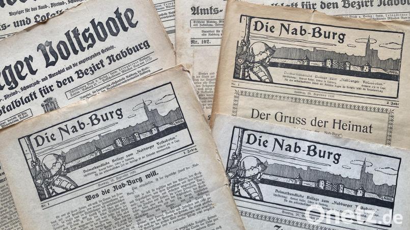 &quot;Die Nab-Burg&quot; erschien als &quot;heimatkundliche Beilage&quot; im &quot;Nabburger Volksboten&quot; erstmals am 12. September 1925 (links unten: Nummer 1 - ein Originalblatt aus dem Archiv des Stadtheimatpflegers Raphael Haubelt). Bild: aub