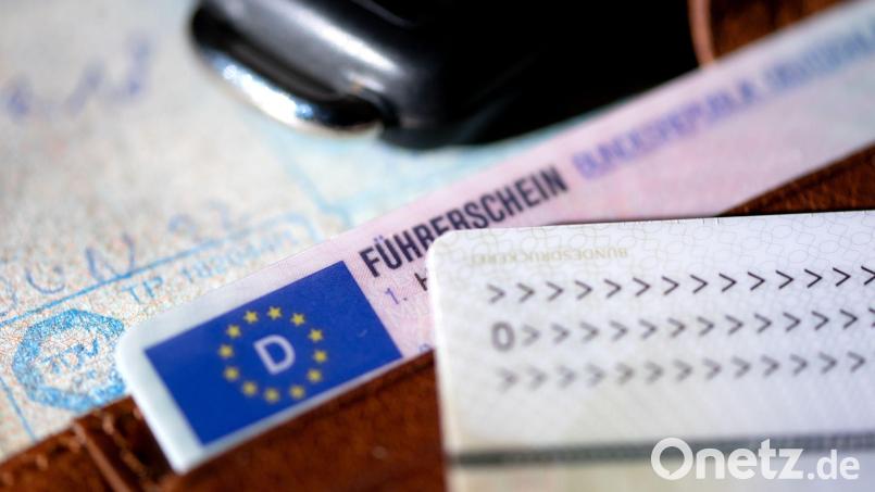 Der Mann hatte seinen Führerschein wegen eines Fahrverbots abgeben müssen. (Symbolbild) Bild: Sven Hoppe/dpa