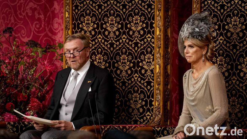 König Willem-Alexander verliest mit Königin Maxima an seiner Seite die Thronrede. Bild: Remko De Waal/ANP/dpa
