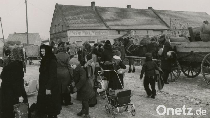 Weil das Fotografieren auf dem Flucht-Treck streng verboten war, existieren nur wenige Bilder. Auch dieses Bild stammt aus Lübchen in Niederschlesien, wo die Nationalsozialisten Propagandabilder anfertigen ließen. Bild: Dokumentationszentrum Flucht, Vertreibung, Versöhnung; Foto: Tschira