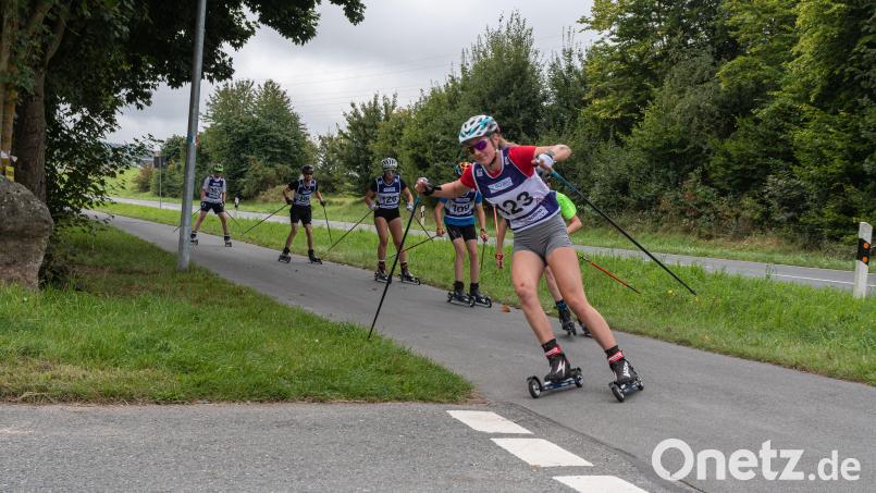 Das Hirschauer Rollskirennen verspricht wieder spannende Positionskämpfe. Die Kurve bei der Einfahrt zum Sportpark hat es dabei besonders in sich. Hier haben sich in der Vergangenheit schon Rennen entschieden. Bild: chl