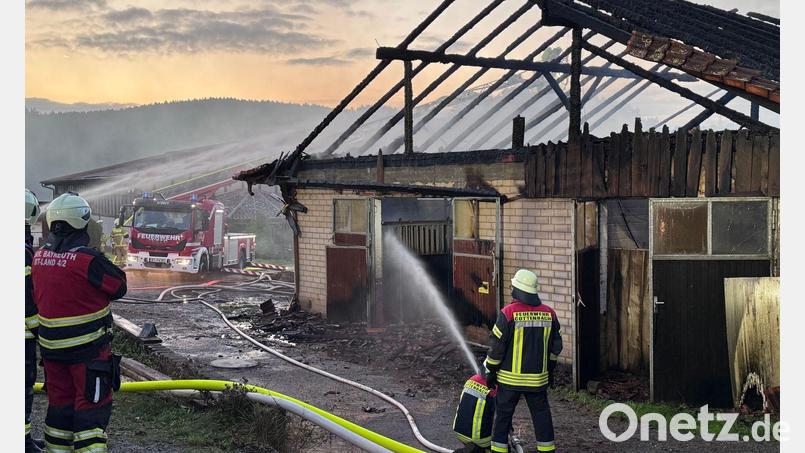 Rund 250 Einsatzkräfte waren vor Ort. Bild: Stephan Fricke/News5/dpa