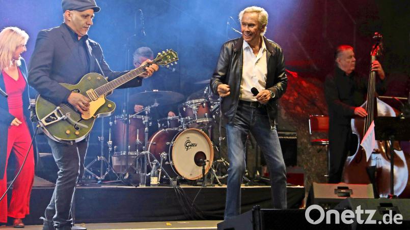 Rock&#039;n&#039;Roll-Urgestein Peter Kraus zeigte zum Abschluss der Luisenburg-Saison bei seinem Konzert alle Facetten seiner langen Karriere. Bild: Andrea Herdegen