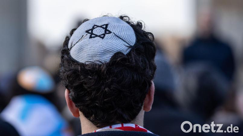 Um Antisemitismus zu bekämpfen, stellt ein Bündnis konkrete Forderungen auf (Symbolbild). Bild: Hannes P Albert/dpa