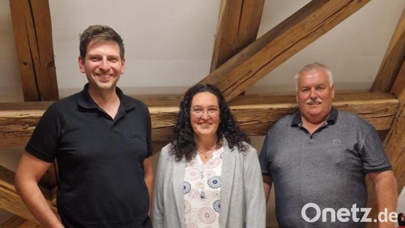 Für den Marktrat wollen auf der CSU-Liste Johannes Grillmeier (links) und Hubert Schwägerl (rechts) kandidieren. Das Bild zeigt sie mit der designierten CSU-Bürgermeisterkandidatin Tina Zeitler. Bild: Johannes Grillmeier
