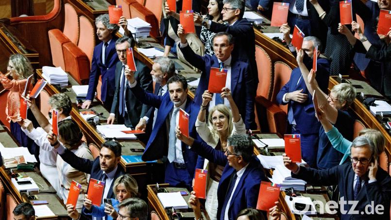 Der Senat in Rom billigte das neue KI-Rahmengesetz mit großer Mehrheit. (Archivbild) Bild: Roberto Monaldo/LaPresse via ZUMA Press/dpa