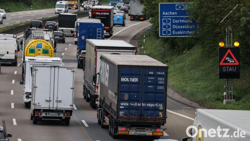 Autobahn-Projekten in NRW drohen Finanzierungslücken. (Archivbild) Bild: Oliver Berg/dpa