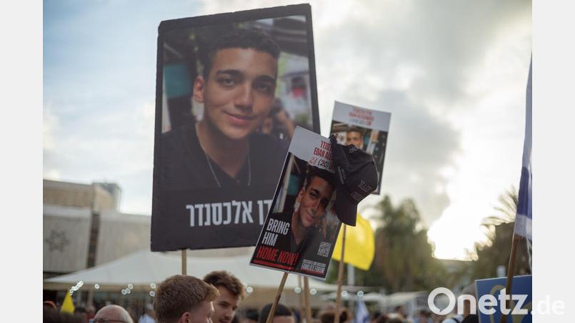 Der im Mai von der Terrororganisation Hamas nach 584 Tagen als Geisel im Gazastreifen freigelassene Israeli Edan Alexander hat angekündigt, erw wolle erneut in die Armee eintreten. Bild: Ilia Yefimovich/dpa